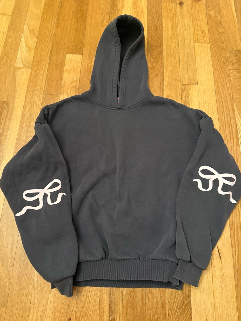 Ediked Gray Hooded Sweatshirt with light pink bows on sleeves